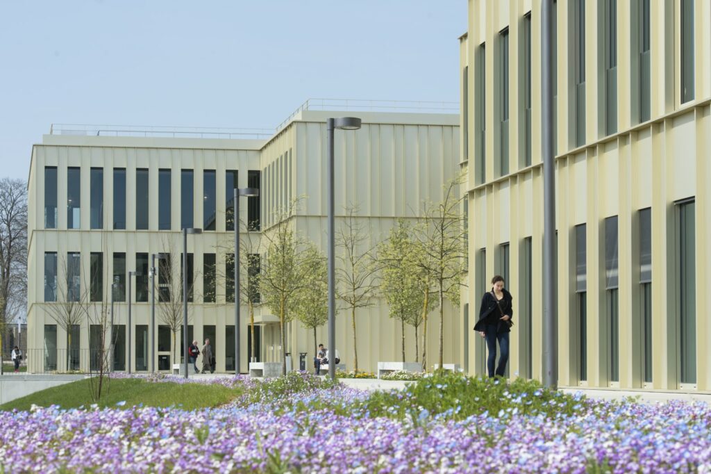 برترین دانشگاه‌های جهان در رشته MBA
دانشگاه  HEC Paris